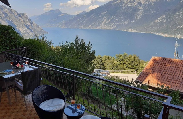 Ferienwohnung mit Traumhaftem Seeblick Gardasee Limone Tremosine Voltino,italien