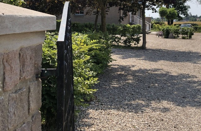 Ferienwohnung mit Weitläufigen, Parkähnlichen Garten, Pavillon und Bouleplatz
