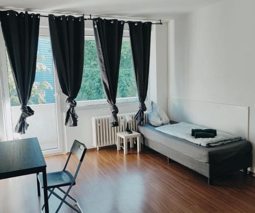 Ferienwohnung Monteurwohnung Messewohnung Duisburg Süd Grenze Düsseldorf 6 Personen