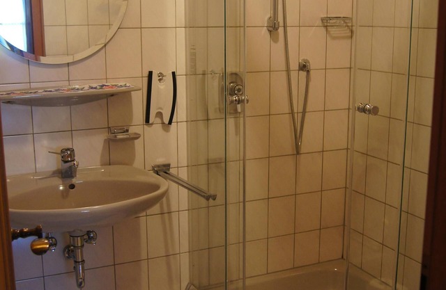 Ferienwohnung Nr. 1,35qm, Balkon, Küche, 1 Schlafzimmer, 1 Wohnzimmer, 2 Personen