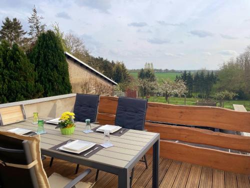 Ferienwohnung Pfotenglück nahe Ostsee mit atemberaubender Dachterrasse & Gartenblick