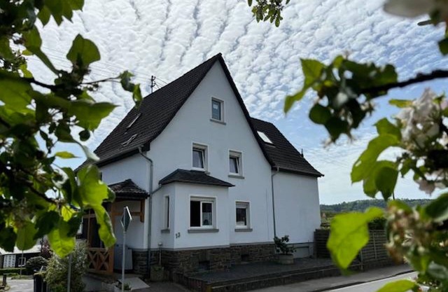 Ferienwohnung Schmidt - Cozy vacation apartment in a good traffic location