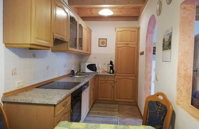 Ferienwohnung Sonnenhäusl 54 qm für 2 Personen im Obergeschoß mit Wohnzimmer, Schlafzimmer, Garage