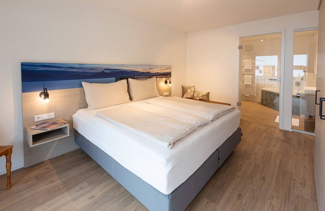 Ferienwohnung Sonnenseite mit Bergblick, 1 Separates Schlafzimmer, Wlan