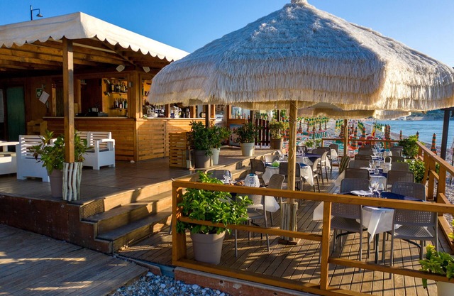 Ferienwohnung "ulivo" mit Pool und Privatstrand