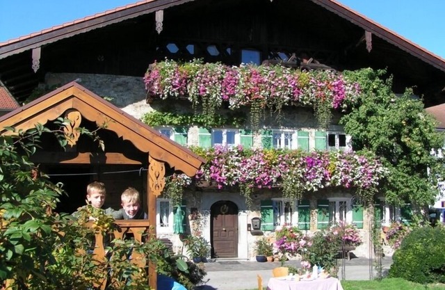 Ferienwohnung Untersbergblick für 2-4 Pers.,2 Schlafzimmer, Wohnküche, Dusche/wc, Ostbalkon