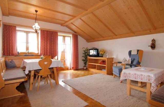 Ferienwohnung Wendelstein bis 4 Personen, 75 qm, 2 Sep. Schlafräume, Balkon
