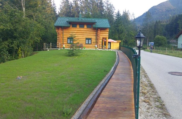 Ferienwohnungen Blockhaus - Zwergenhäusl Grünau im Almtal