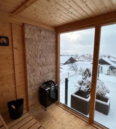 Ferienwohnungen Alpenblick mit Garten -Panoramasauna-
