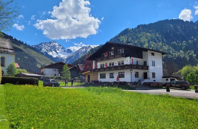 Ferienwohnungen Haus Almrausch Bichlbach
