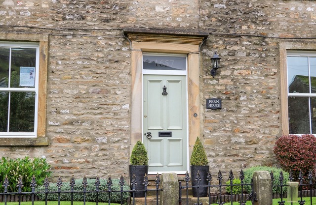 FERN HOUSE, pet friendly, luxury holiday cottage in Kettlewell