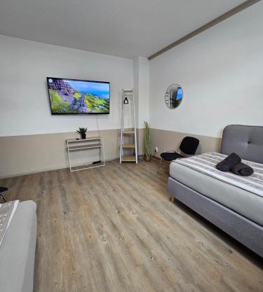 FeWo 5 Personen, Nähe Bahnhof, WLAN,Balkon