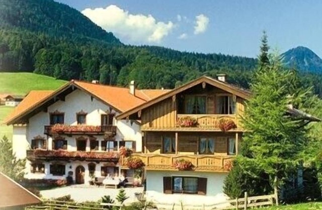 Fewo , Balkon, Kochnische, 2 Schlaf- und 1 Wohn-/schlafzimmer, max 5 Personen