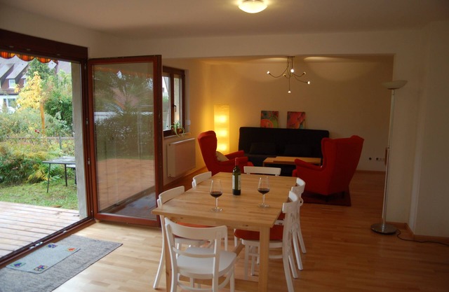 Fewo-hammelburg Gemütliche, Geräumige Ferienwohnung mit Terrasse und Garten