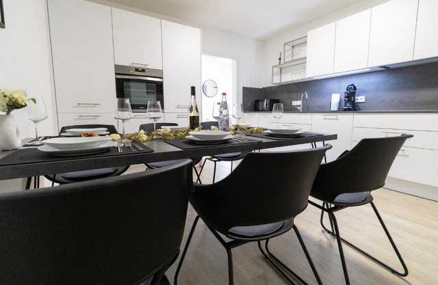 Fewomo, Mosel Maisonette, mit Terrasse & Winzerflairallee, für 6 Perfekt, für 8 geeignet