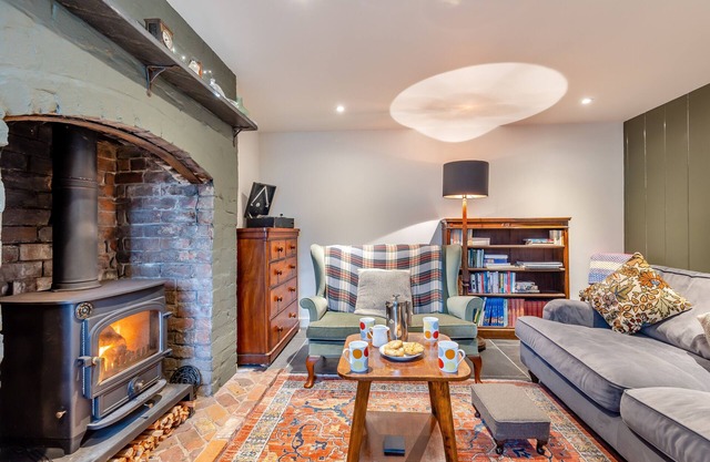 Ffridd Gymen - Four Bedroom House, Sleeps 8