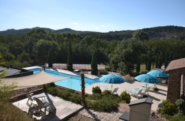 Fico Apartment with solar heated pool set in the Umbrian countryside