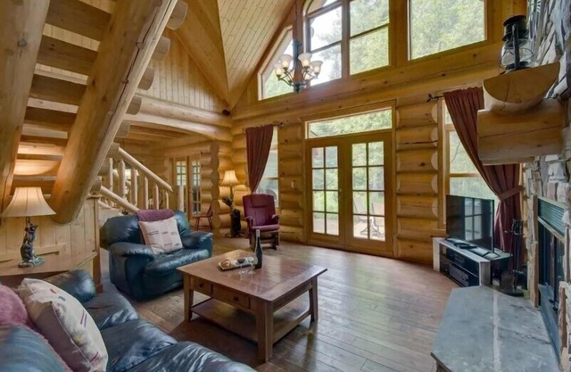 Fiddler Lake Cottage #22 - Cozy Bear