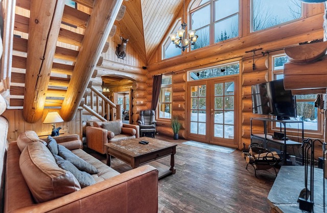 Fiddler Lake Resort Chalet: Private Jacuzzi & Sauna