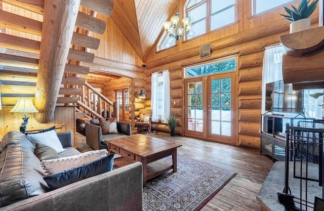Fiddler Lake Resort Chalet: Private Jacuzzi &Sauna