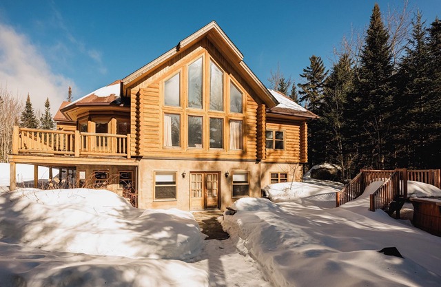 Fiddler Lake Resort Chalet: Private Pool & Jacuzzi