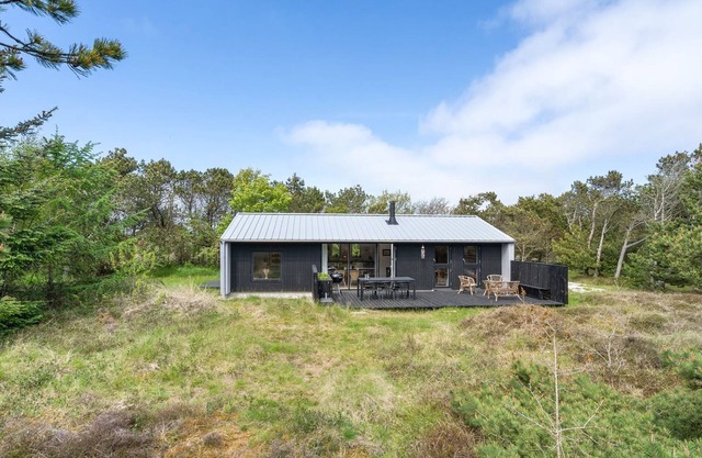 "Fidelia" - 800m from the sea by Interhome