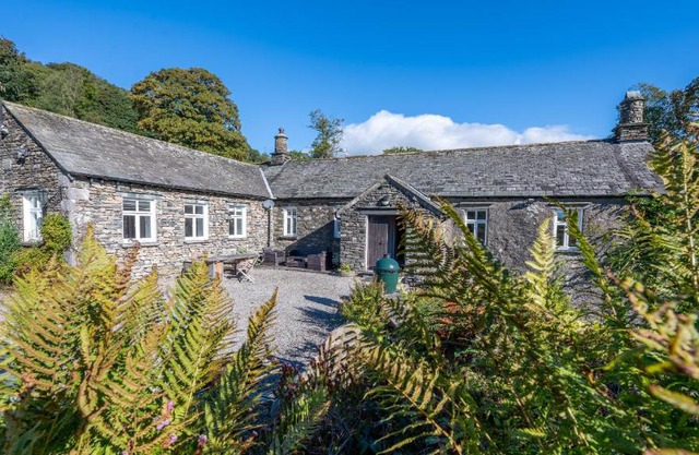 Field Head House