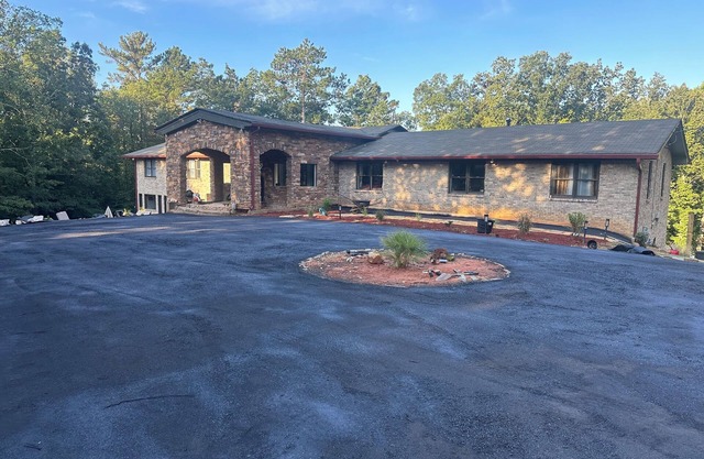 FIFA Fan Stylish Retreat Lodge in Heart of it All! 9.4 miles from the Stadium.
