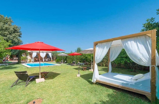 FINCA ALEGRE-RURAL HOUSE WITH POOL IN LLOSETA