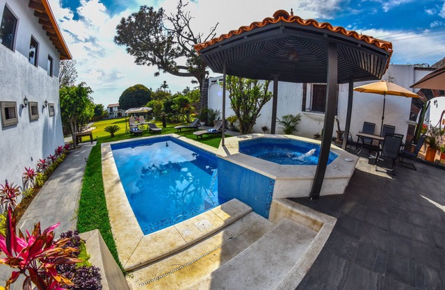 Finca Aurora and Cuernavaca