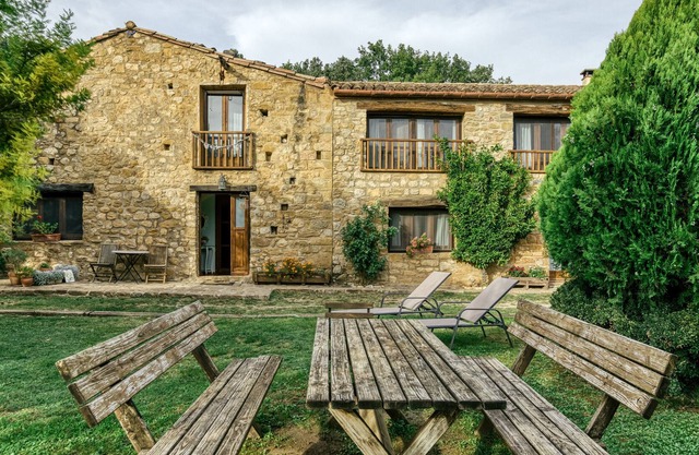 Finca "Can L'Hospitalet" with Private Pool, Private Terraces & Wi-Fi