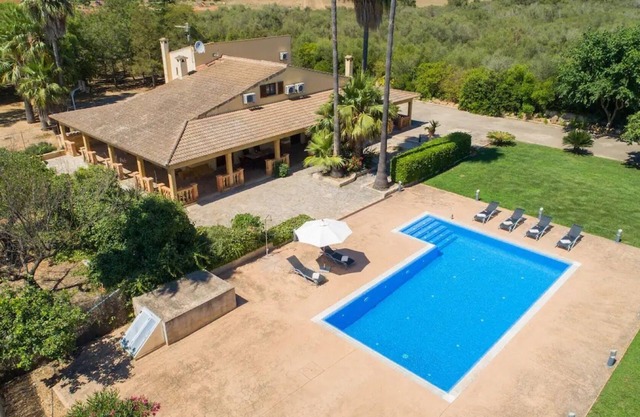 Finca "Es Caulls" with Pool & Wi-Fi