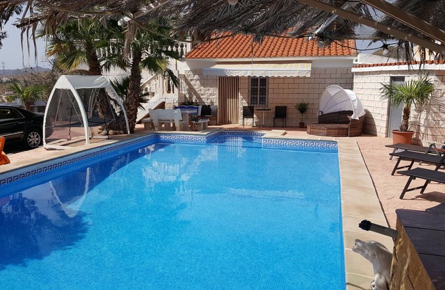 Finca Sarah Jane, 3 bedrooms, private pool with a beautiful view
