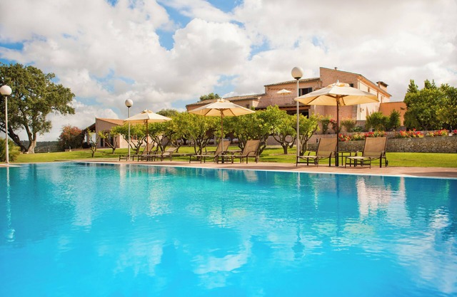 Finca Son Roig by Valentin