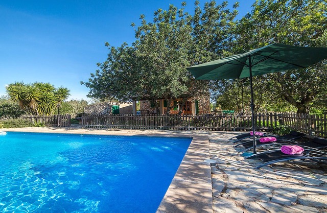 Finca Tomeu with large pool, child lock and WiFi