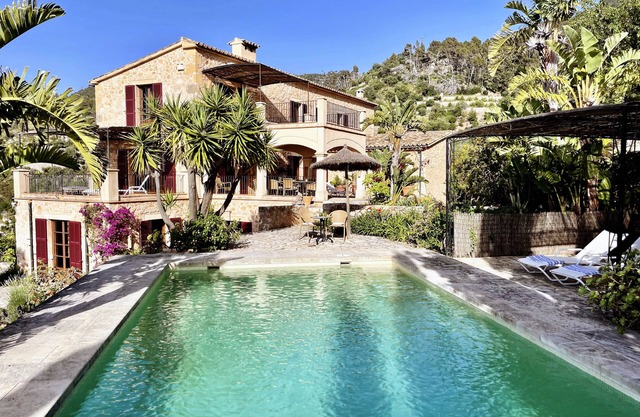 Finca Tramuntana in Banyalbufar with fantastic sea views (ETV/8489)
