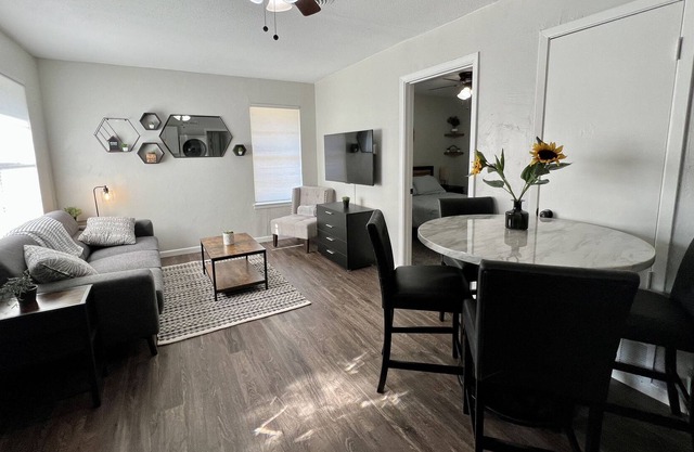 Find Peace at Charming Comfortable Downtown Home