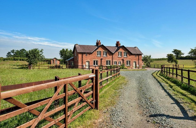 Finest Retreats - Fox and Hare