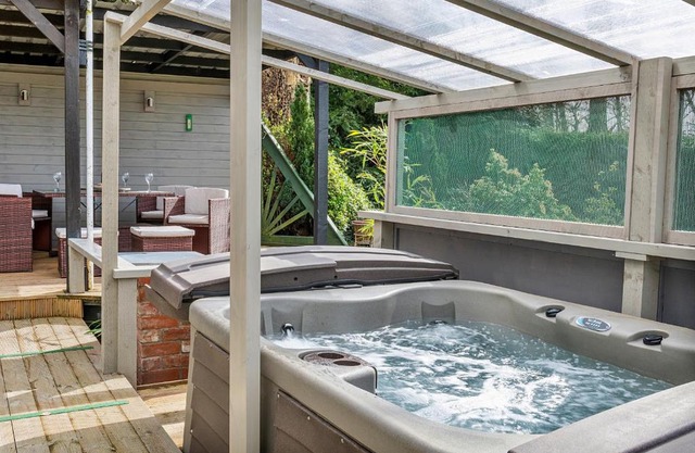 Finest Retreats - Garden Lodge