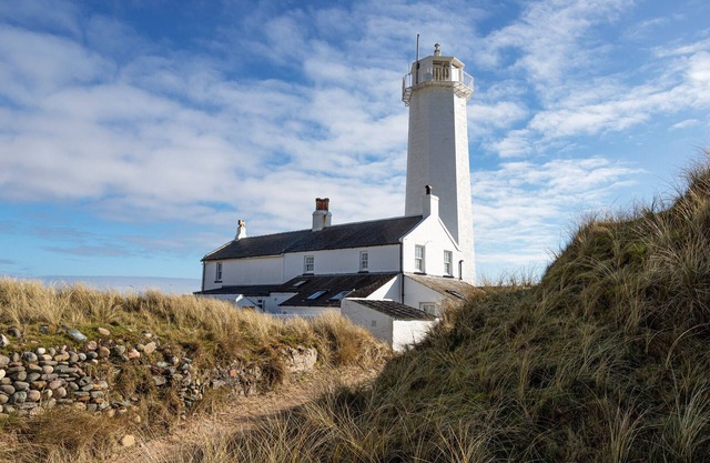 Finest Retreats | Walney Island Lighthouse