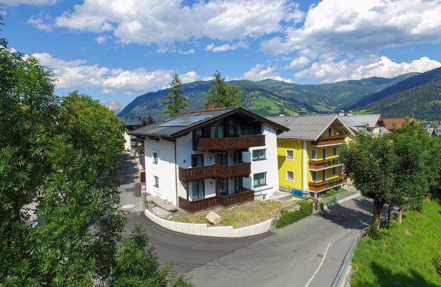 Finest Villa Zell am See by All in One Apartments