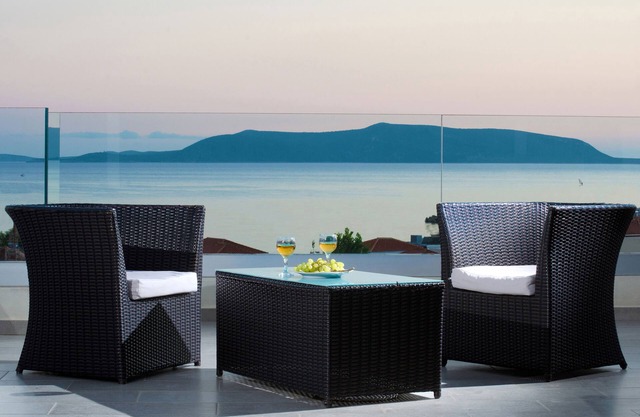 Finikounda ~ Light & Airy Studio Apartment