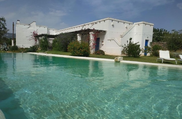Finished Apulian Masseria, infinity pool, Savelletri Fasano