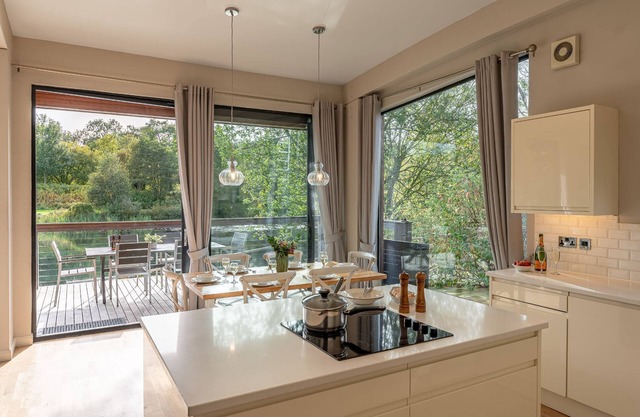 Finley - a lodge that sleeps 6 guests in 3 bedrooms