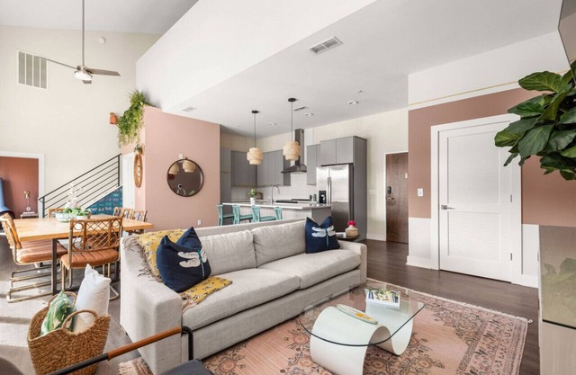 Fiora Loft by Vandy & Parthenon,