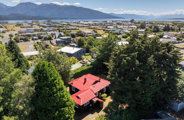 Fiordland Hideaway - Te Anau Holiday Home