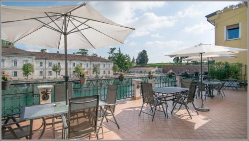 Fiori sull'Acqua Apartments