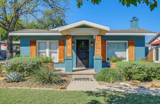 Fire Pit & Small-Town Charm: San Angelo Getaway!