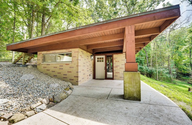 Fire Pits & Grill: Lakefront Jackson Home