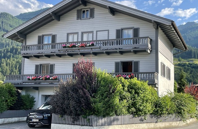 Fireplace apartment "Landhaus Zell am See" in Niedernsill. Pet friendly!